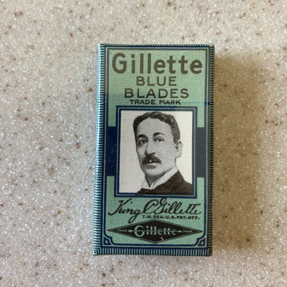 Gillette Tech Razor Vintage with Blue Blades NOS - Picture 2 of 15